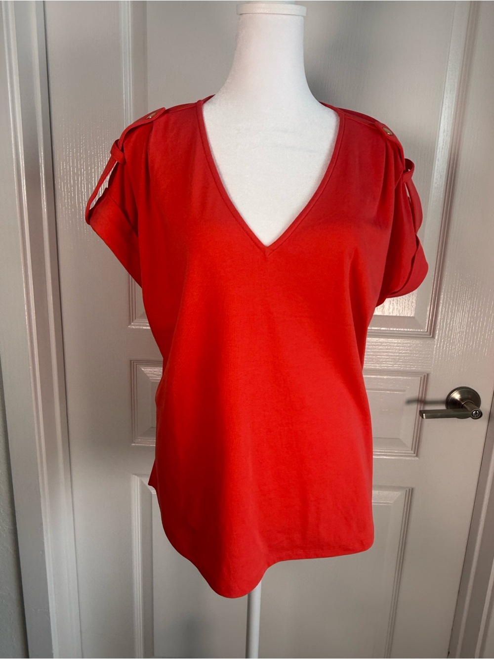 NWT Michael Kors, orange V-Neck Short Sleeve Top with Shoulder Tabs, size M - Picture 3 of 12